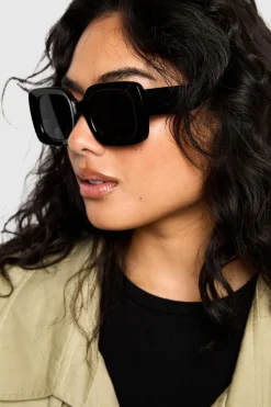 Black Frame Sunglasses | Nasty Gal