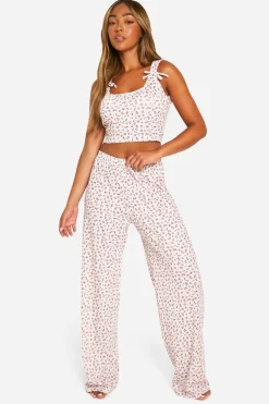 Ditsy Floral Print Bow Detail Vest & Trousers Pyjama Set | Nasty Gal