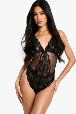Heart Trim Lace Bodysuit | Nasty Gal