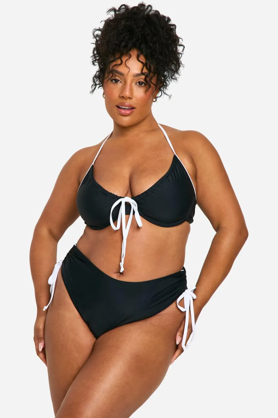 Plus Contrast Tie Ruched Side Bikini Bottom | Nasty Gal