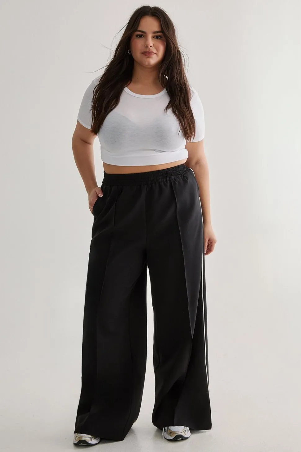 Plus Tailored Contrast Piped Joggers | Nasty Gal