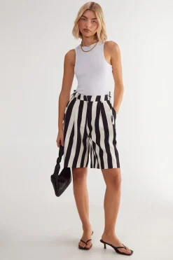 Striped Print Tailored Jort | Nasty Gal